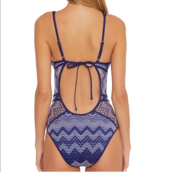 ❌SOLD 😍 BECCA by Rebecca Virtue Color Play Crochet Show & Tell Plunge One-Piece - Picture 3 of 7